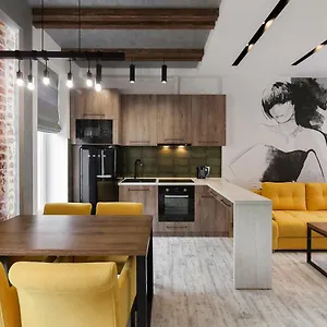 Leogrand Loft On Lychakivska 4 شقة